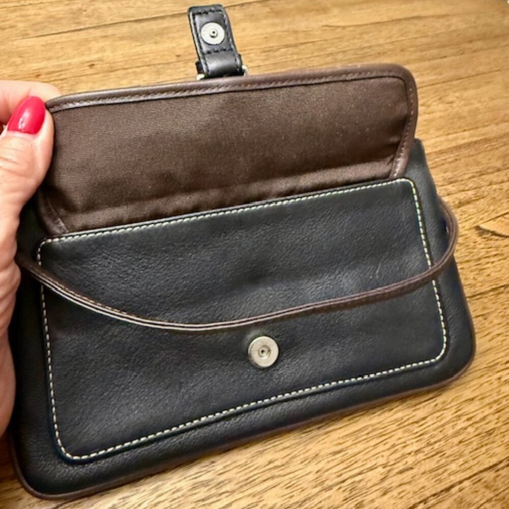 COACH "SOHO" Vintage Leather Wristlet - Picture 8 of 14